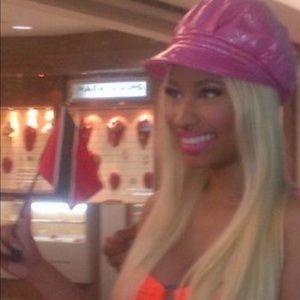 Meet your Posher, Celine